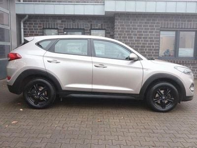 Gebraucht Hyundai Tucson Classic 132 PS (97 kW) 2016 Gold SUV