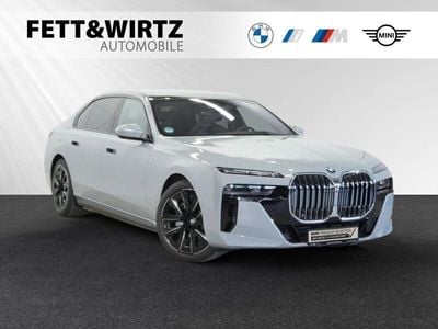 BMW i7