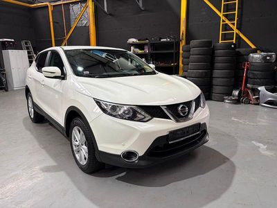 Gebraucht Nissan Qashqai Acenta 131 PS (96 kW) 2015 Weiß SUV