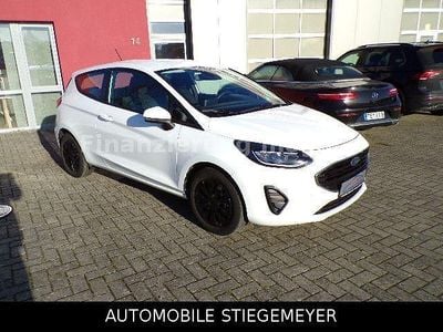 Gebraucht Ford Fiesta Cool & Connect 75 PS (55 kW) 2022 Weiß Kleinwagen