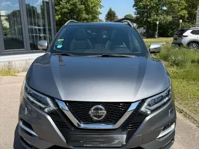 Gebraucht Nissan Qashqai Tekna 116 PS (85 kW) 2018 Grau SUV
