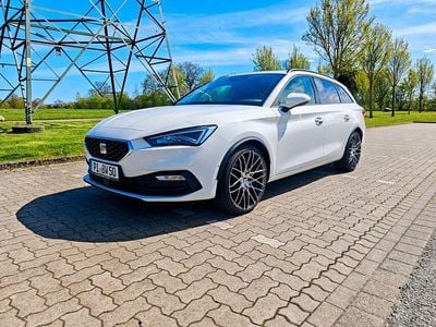 Second-hand Seat Leon 150 CP (110 kW) 2021 Alb Berlinǎ