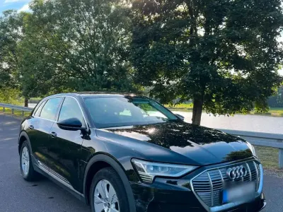 Gebraucht Audi e-tron 230 kW (313 PS) 2020 Schwarz SUV