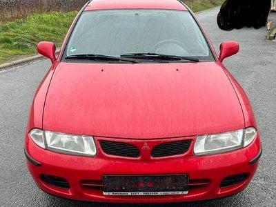 Usata Mitsubishi Carisma 125 CV (91 kW) 1998 Rosso Berlina