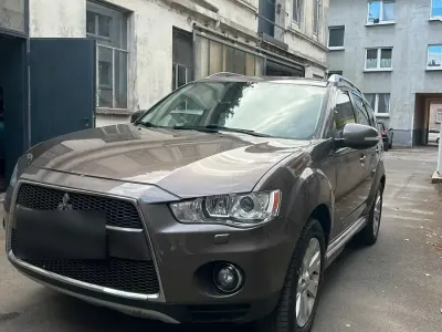Gebraucht Mitsubishi Outlander 156 PS (114 kW) 2010 Beige SUV