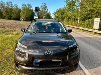 Gebraucht Citroën C4 82 PS (60 kW) 2017 Schwarz Limousine