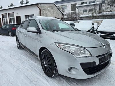 Silber Gebraucht 2011 Renault Mégane III Expression Limousine | 3.000 € (Fairer Preis)