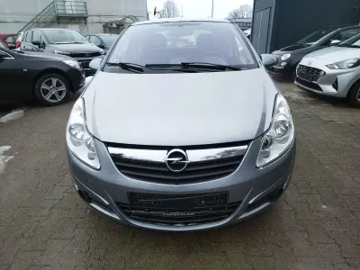 Gebraucht Opel Corsa Edition 80 PS (58 kW) 2008 Lichtsilber m2 Kleinwagen