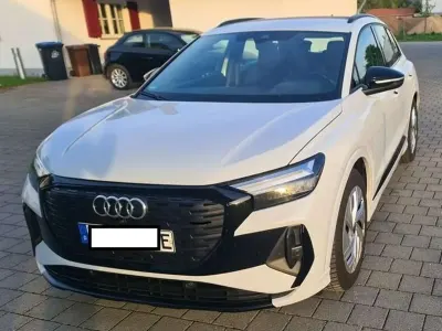 Gebraucht Audi Q4 e-tron 150 kW (204 PS) 2022 Weiß SUV