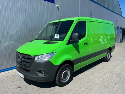Gebraucht Mercedes Sprinter 170 PS (125 kW) 2021 Grün Van