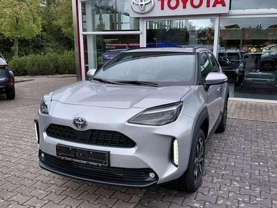 Neu Toyota Yaris Cross 131 PS (96 kW) 2025 Shimmering silver metallic SUV