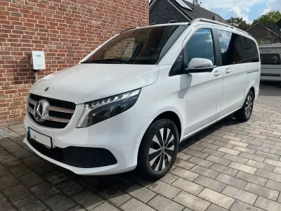 Gebraucht Mercedes V250 190 PS (139 kW) 2023 Weiß Van / Kleinbus