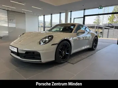 Begagnad Porsche 911 Carrera 394 HK (289 kW) 2024 Vit Sportkupé