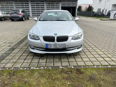 Gebraucht BMW 330 245 PS (180 kW) 2011 Silber Coupé