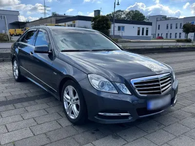Second-hand Mercedes E200 Avantgarde 184 CP (135 kW) 2011 Gri Berlinǎ