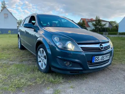 Używany Opel Astra Edition 110 KM (80 kW) 2009 Niebieski Kombi
