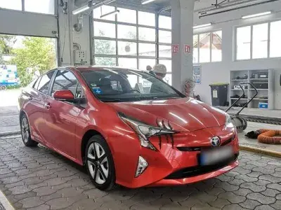 Gebraucht Toyota Prius Executive 122 PS (89 kW) 2017 Rot Limousine
