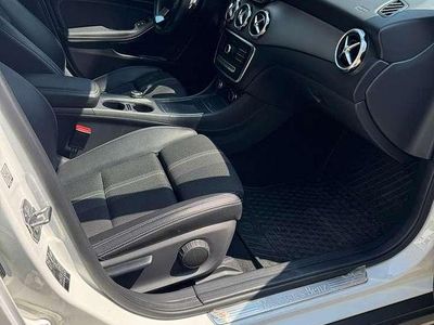 Mercedes GLA200