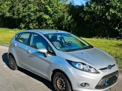 Gebraucht Ford Fiesta 82 PS (60 kW) 2008 Silber Kleinwagen