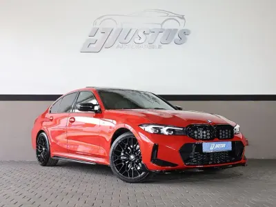 Gebraucht BMW 330 Performance 258 PS (189 kW) 2023 Melbourne rot metallic (a75) Limousine