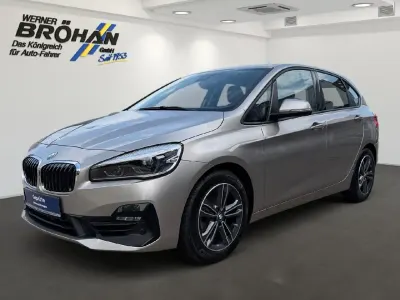 Gebraucht BMW 220 Sport Line 178 PS (130 kW) 2020 Kaschmirsilber metallic Kombi