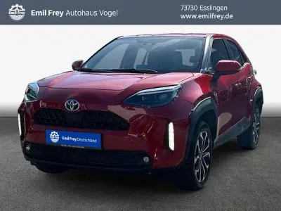 Gebraucht Toyota Yaris Connect Style 116 PS (85 kW) 2023 Karminarot metallic Kleinwagen