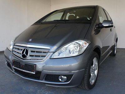 Usata Mercedes A180 Avantgarde 109 CV (80 kW) 2011 Grigio Berlina