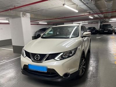 Gebraucht Nissan Qashqai Acenta 115 PS (84 kW) 2017 Weiß SUV