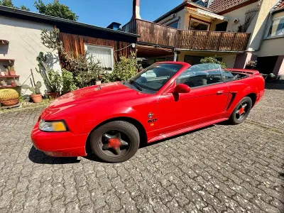 Gebraucht Ford Mustang 146 PS (107 kW) 1999 Rot Cabrio