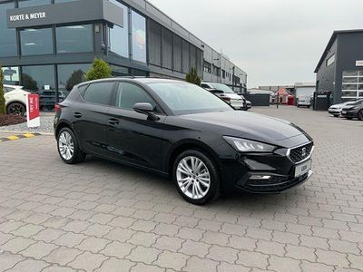 Neu Seat Leon Style 150 PS (110 kW) 2025 Midnight schwarz metallic Limousine