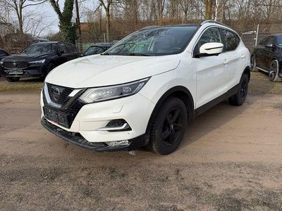 Weiß Gebraucht 2017 Nissan Qashqai N-Connecta SUV | 9.690 € (Etwas zu teuer)