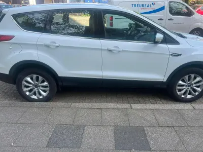 Begagnad Ford Kuga Trend 150 HK (110 kW) 2016 Vit SUV