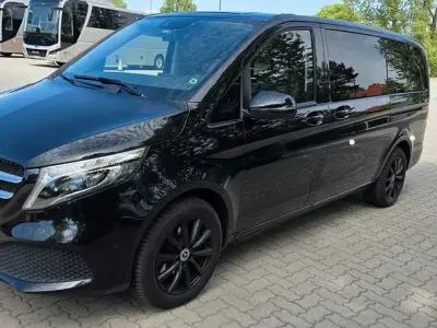 Gebraucht Mercedes V220 190 PS (139 kW) 2022 Schwarz Van / Kleinbus