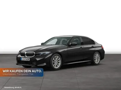 Second-hand BMW 330e Comfort Edition 292 CP (214 kW) 2025 Negru Berlinǎ