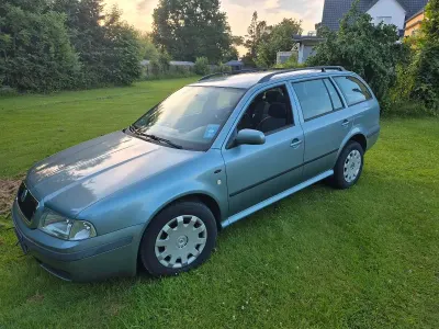 Gebraucht Skoda Octavia 101 PS (74 kW) 2002 Blau Kombi