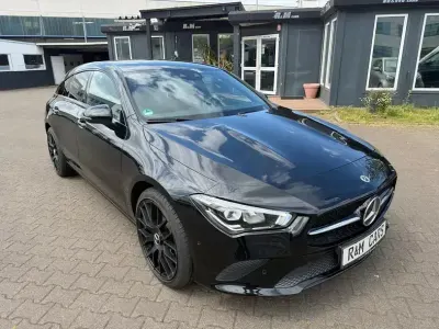 Gebraucht Mercedes CLA200 Shooting Brake Style 163 PS (119 kW) 2020 Schwarz (metallic) Kombi