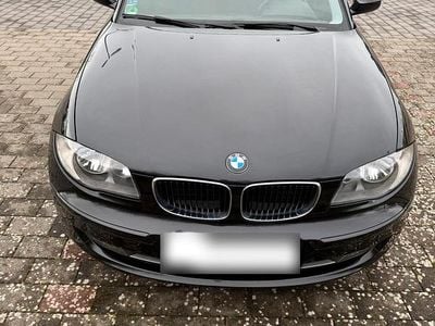 Gebraucht BMW 116 122 PS (89 kW) 2009 Schwarz Kleinwagen
