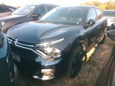 Gebraucht Citroën C4 131 PS (96 kW) 2024 Blau (bleu eclipse) SUV