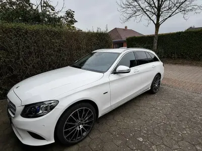 Gebraucht Mercedes C300e Avantgarde 306 PS (225 kW) 2020 Weiß Kombi