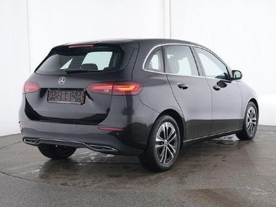 Kosmosschwarz metallic Gebraucht 2024 Mercedes B180 Progressive Van / Kleinbus | 29.880 € (Fairer Preis)