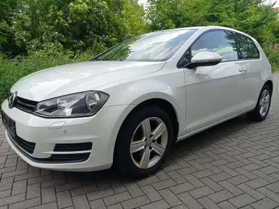 Gebraucht VW Golf VII Comfortline 110 PS (80 kW) 2016 Weiß Limousine