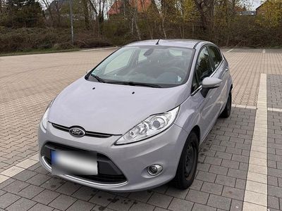 Usata Ford Fiesta Trend 82 CV (60 kW) 2011 Grigio Utilitaria