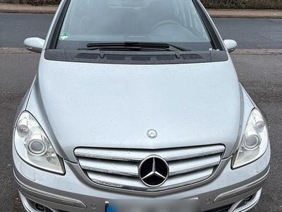 Gebraucht Mercedes B200 136 PS (100 kW) 2005 Silber Van / Kleinbus