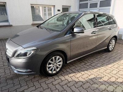 Gebraucht Mercedes B180 109 PS (80 kW) 2013 Grau Van / Kleinbus