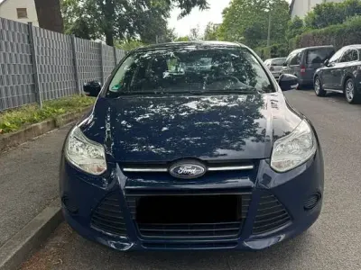 Gebraucht Ford Focus Ambiente 101 PS (74 kW) 2014 Blau Kombi