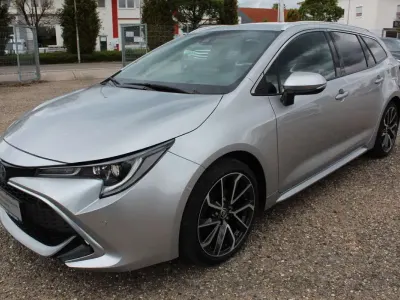 Gebraucht Toyota Corolla Lounge 184 PS (135 kW) 2022 Silber Kombi