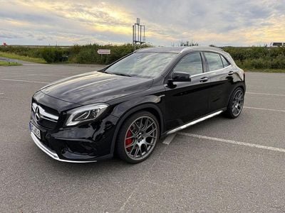 Schwarz Gebraucht 2018 Mercedes GLA45 AMG AMG SUV | 22.700 € (Teuer)