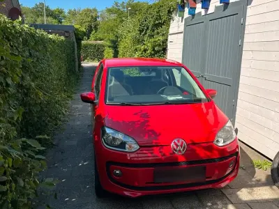 Gebraucht VW up! 60 PS (44 kW) 2012 Rot Kleinwagen