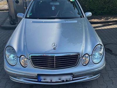 Mercedes E320