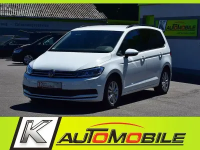 Gebraucht VW Touran Comfortline 150 PS (110 kW) 2023 Weiss Van / Kleinbus